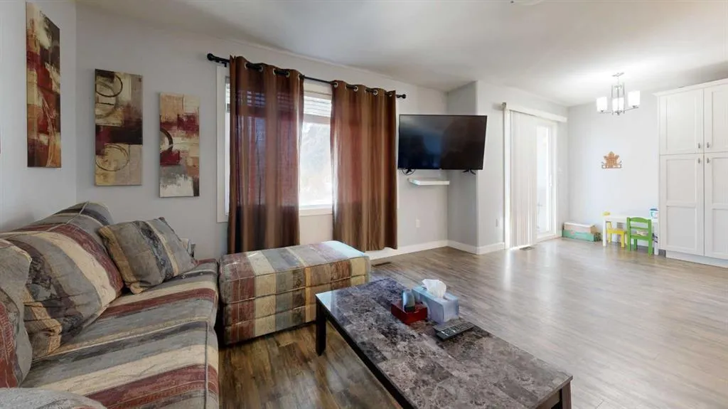 1310 20 Avenue