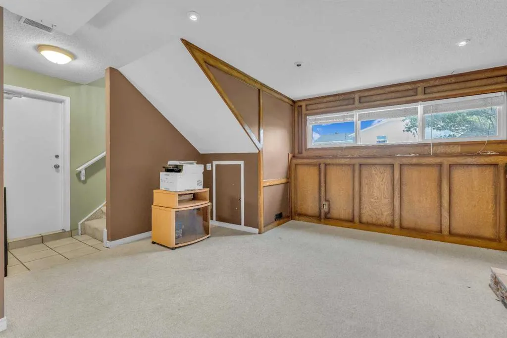 403 Queen Alexandra Way SE
