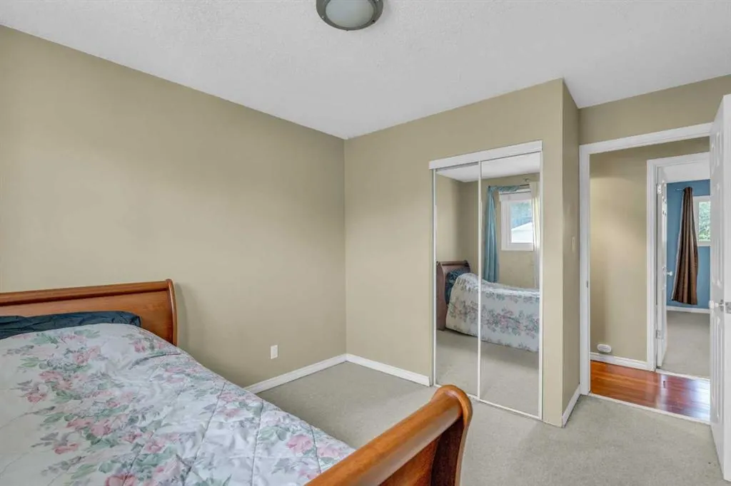 403 Queen Alexandra Way SE