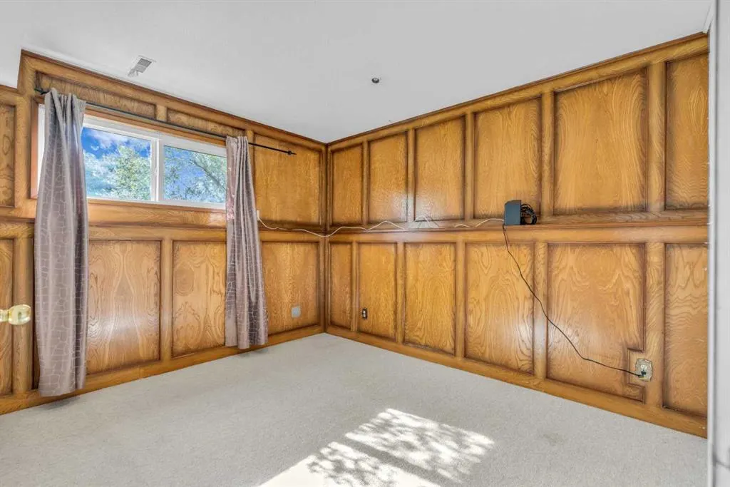 403 Queen Alexandra Way SE