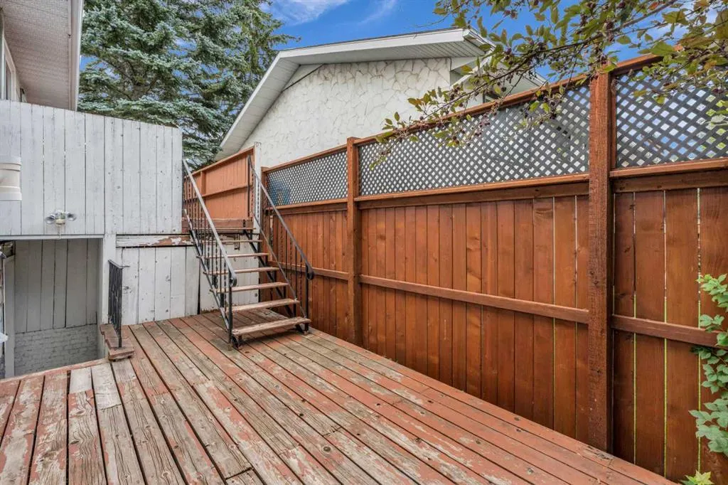 403 Queen Alexandra Way SE