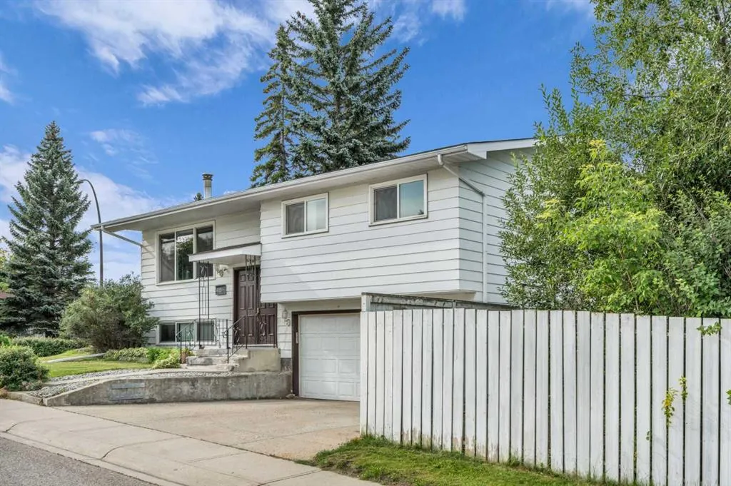 403 Queen Alexandra Way SE