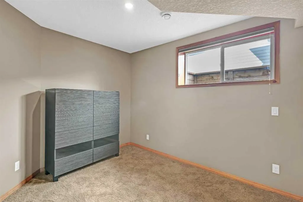 113 Wentworth Close SW