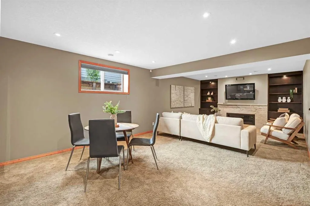 113 Wentworth Close SW