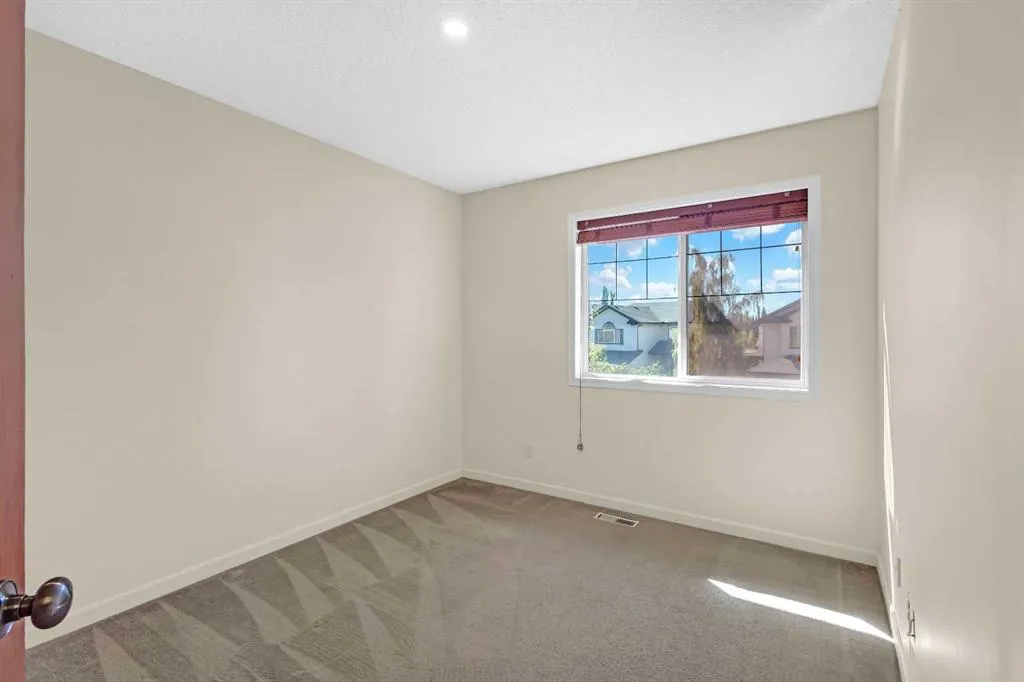 113 Wentworth Close SW