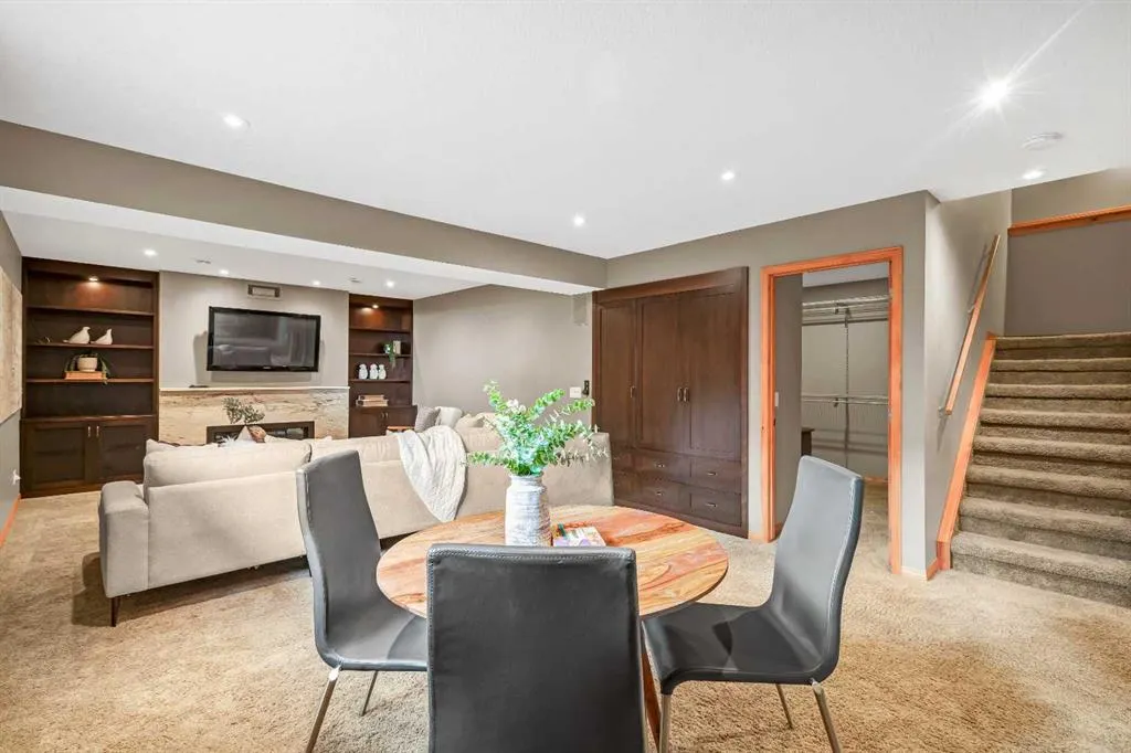 113 Wentworth Close SW