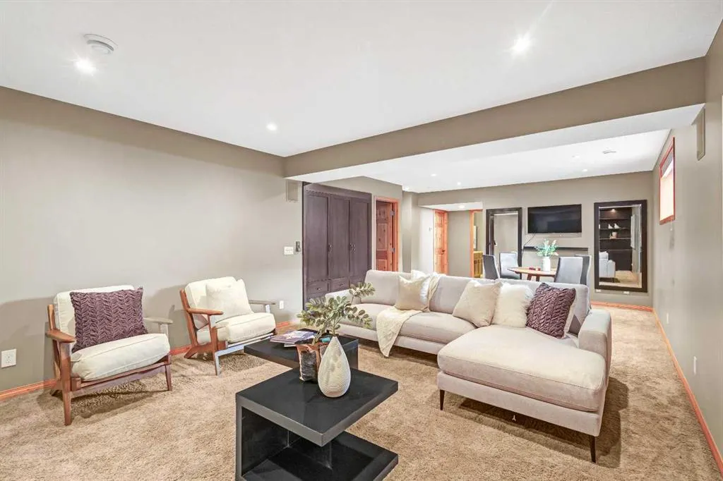 113 Wentworth Close SW