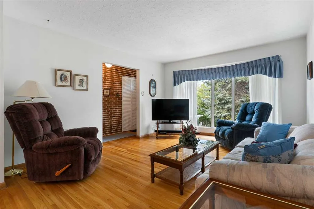 16 Chatham Drive NW
