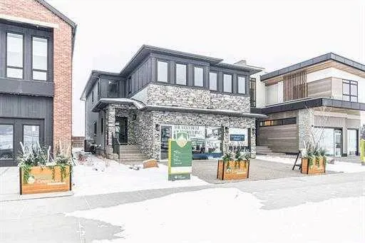 356 Greenwich Drive NW
