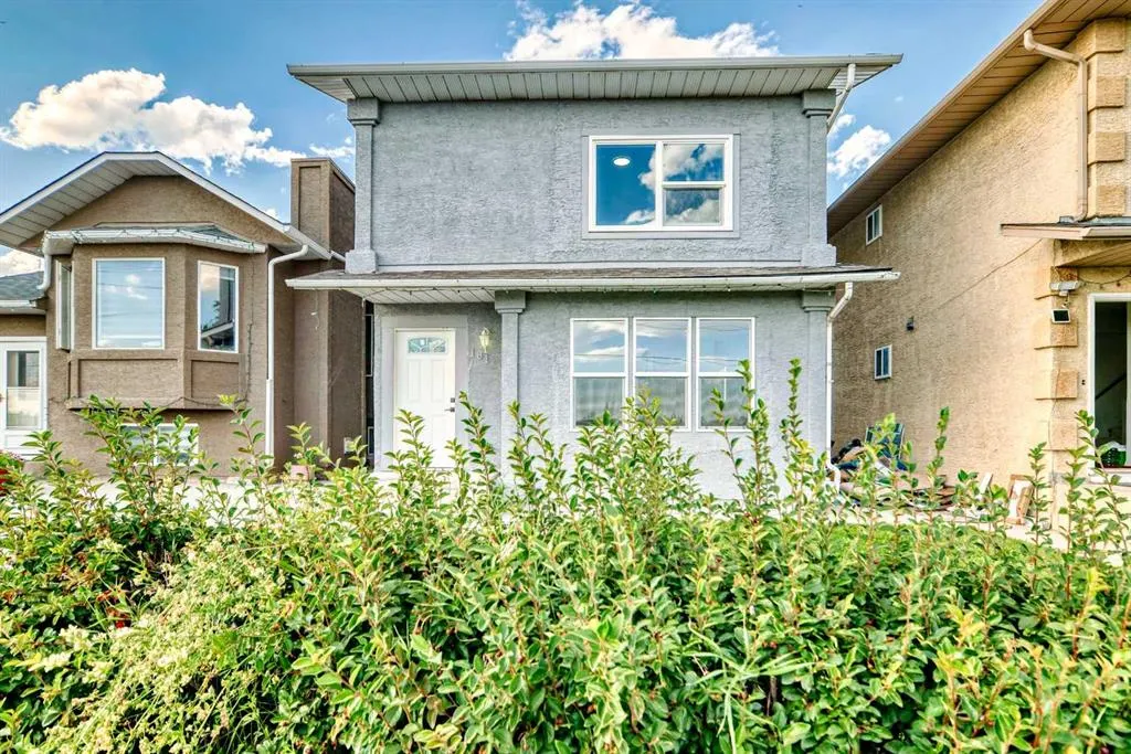 181 Martinglen Way NE