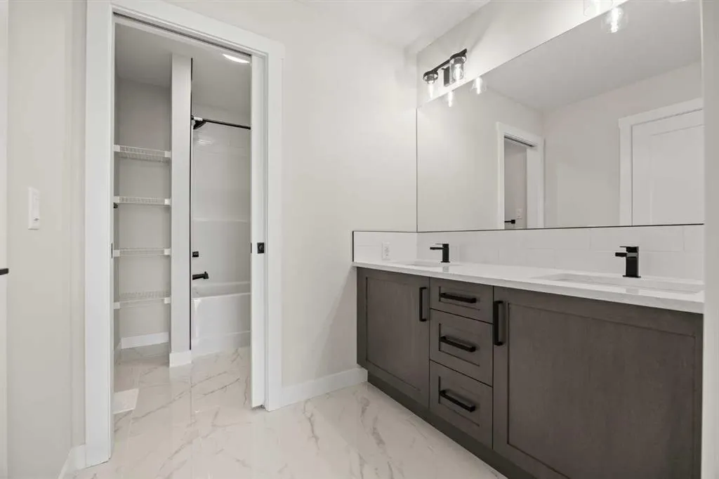 470 Kinniburgh Loop