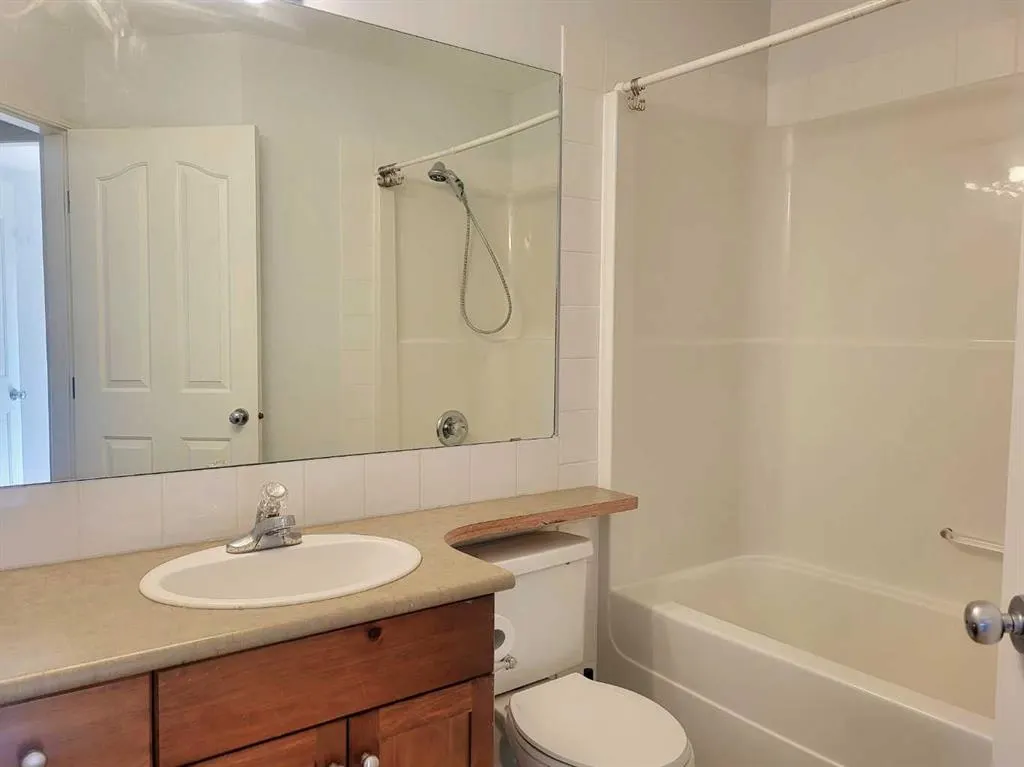 2001 Luxstone Boulevard NW, #504