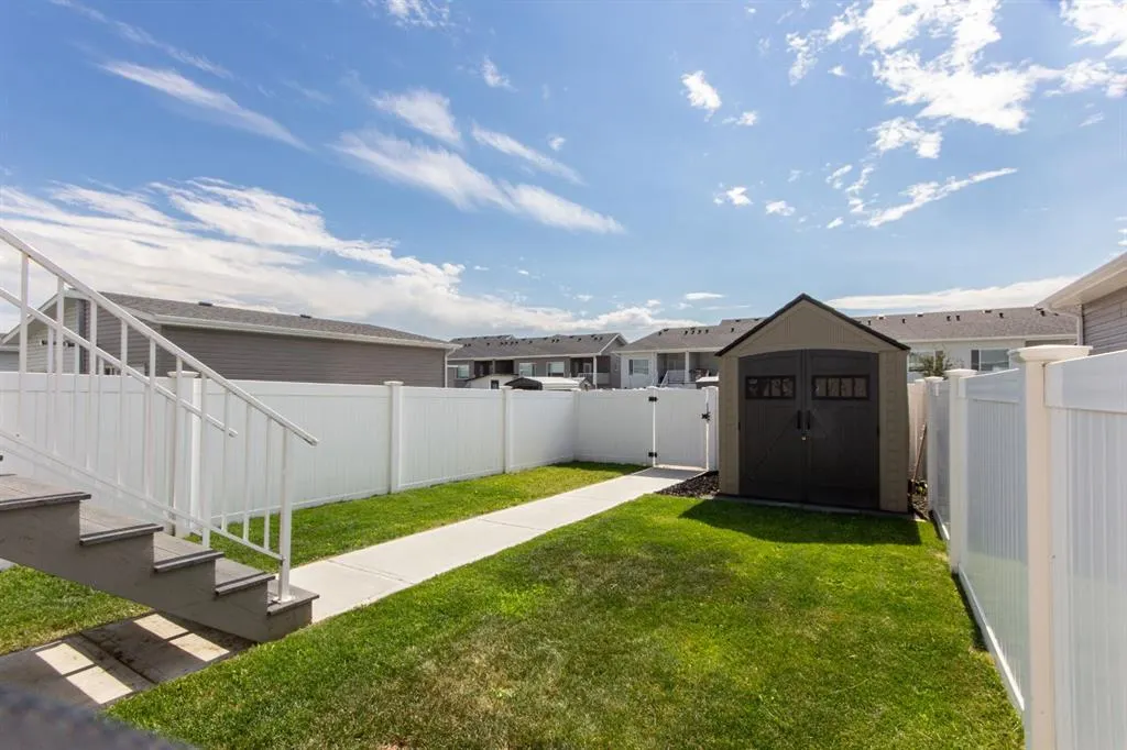 77 Ellington Crescent