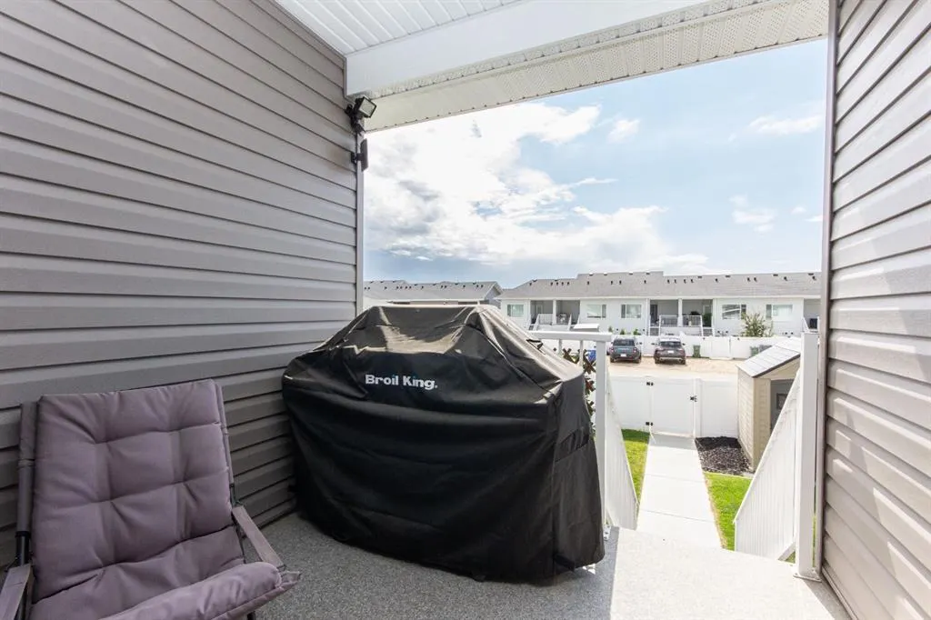77 Ellington Crescent