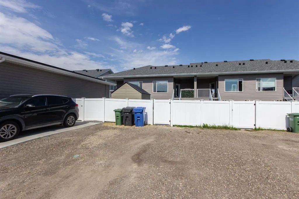 77 Ellington Crescent