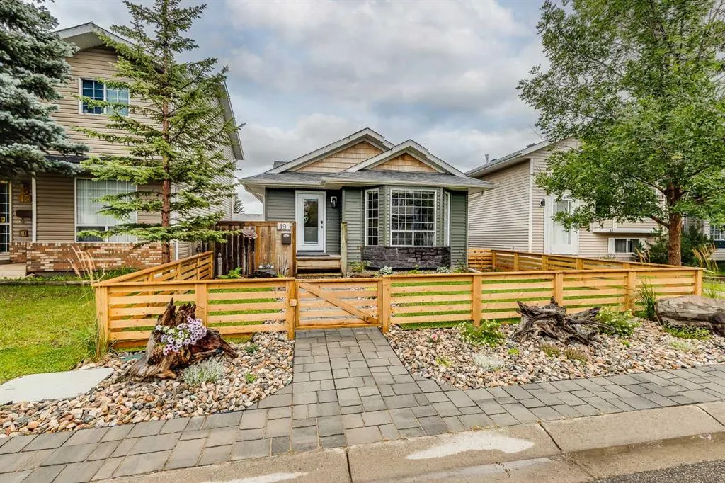19 Martinwood Court NE