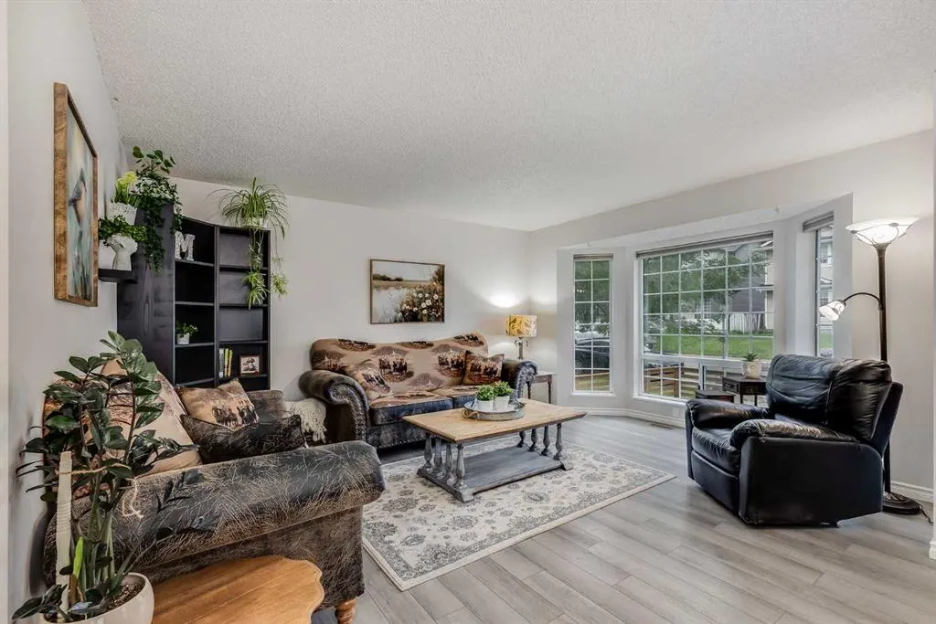 19 Martinwood Court NE