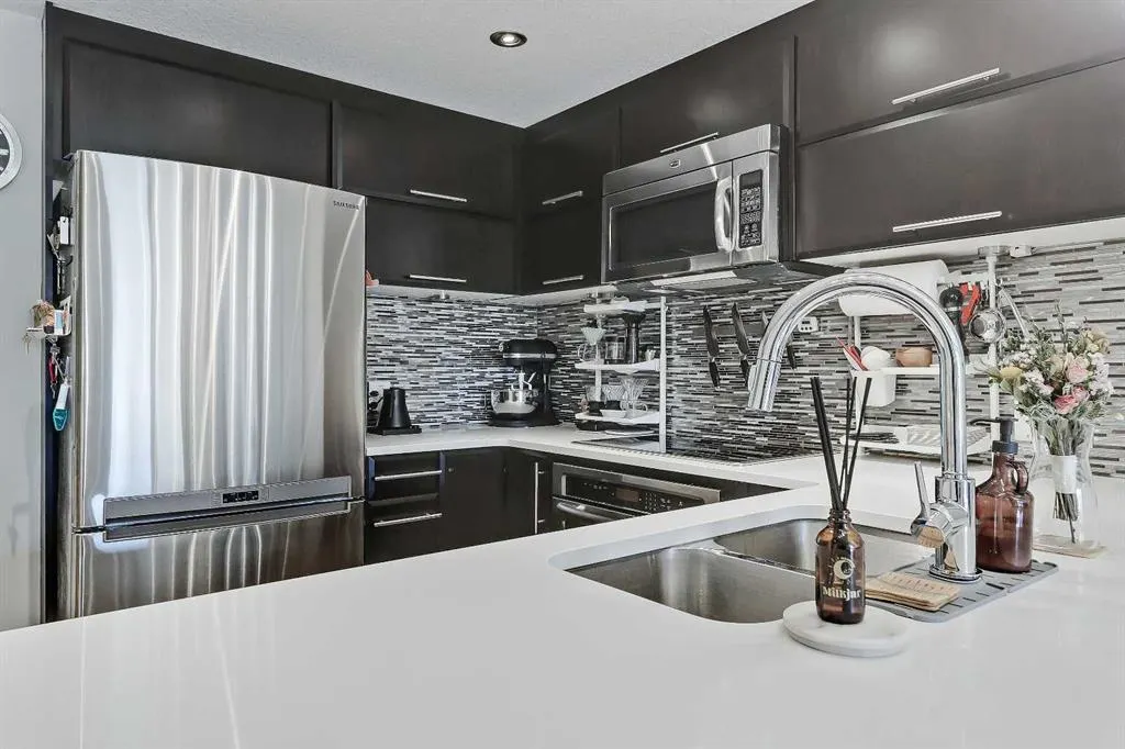 1110 3 Avenue NW, #208
