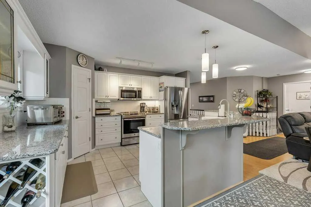 212 Valley Ridge Heights NW