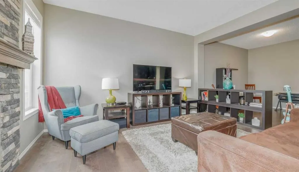 44 Nolancrest Green NW