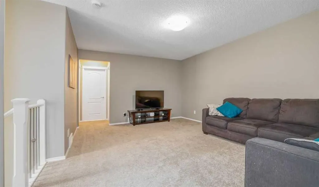 44 Nolancrest Green NW