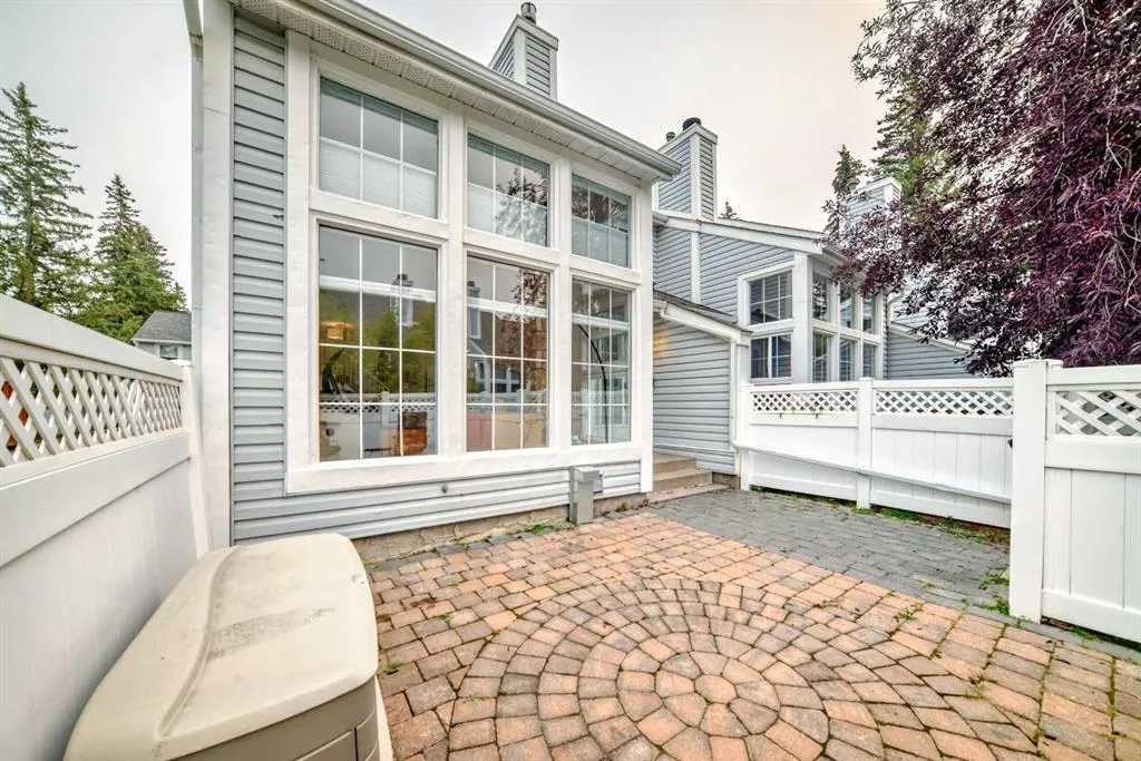 28 Berwick Crescent NW, #16