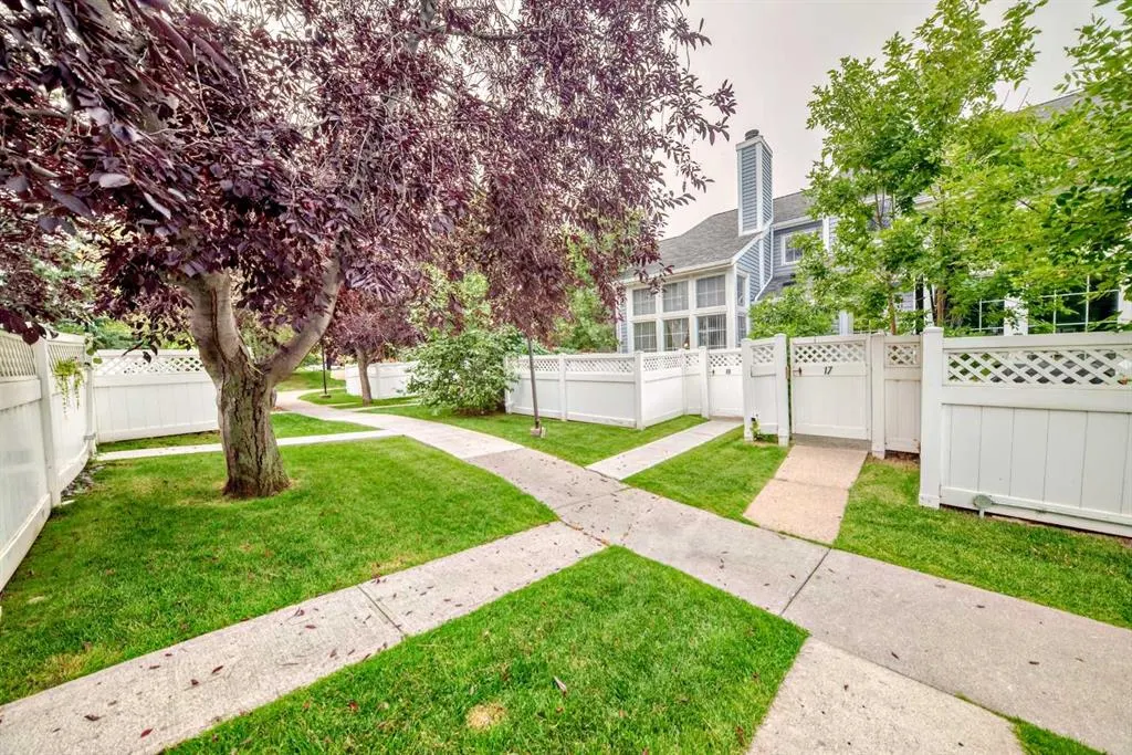 28 Berwick Crescent NW, #16
