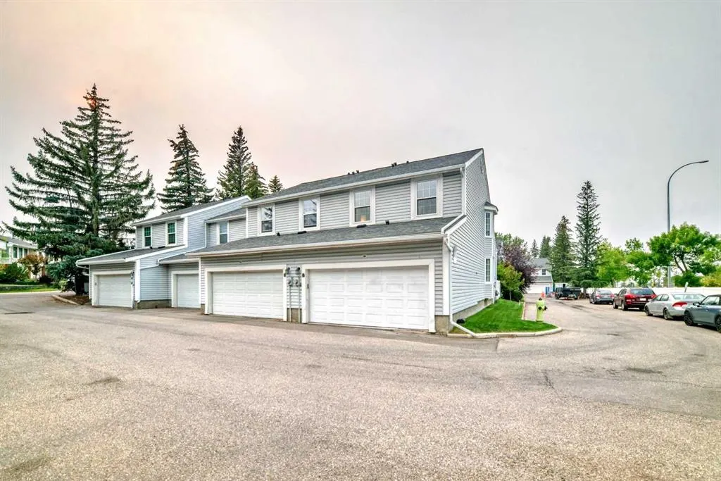 28 Berwick Crescent NW, #16