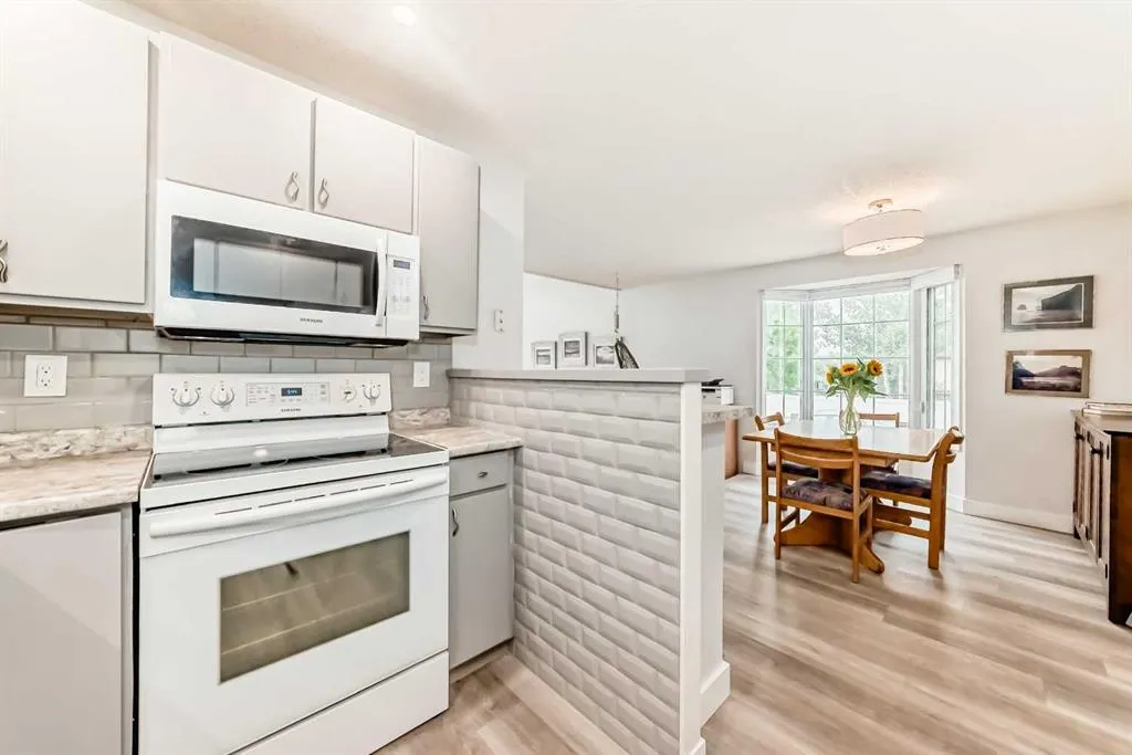 28 Berwick Crescent NW, #16