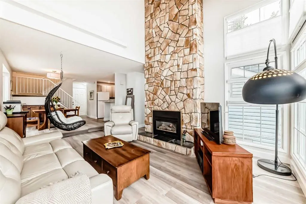 28 Berwick Crescent NW, #16