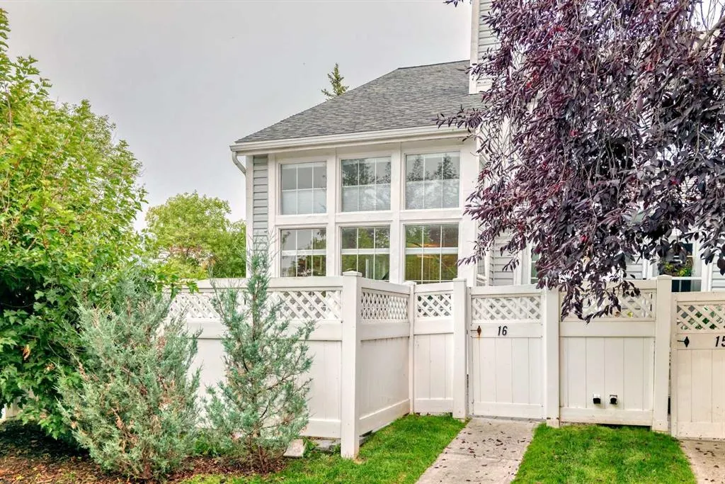 28 Berwick Crescent NW, #16