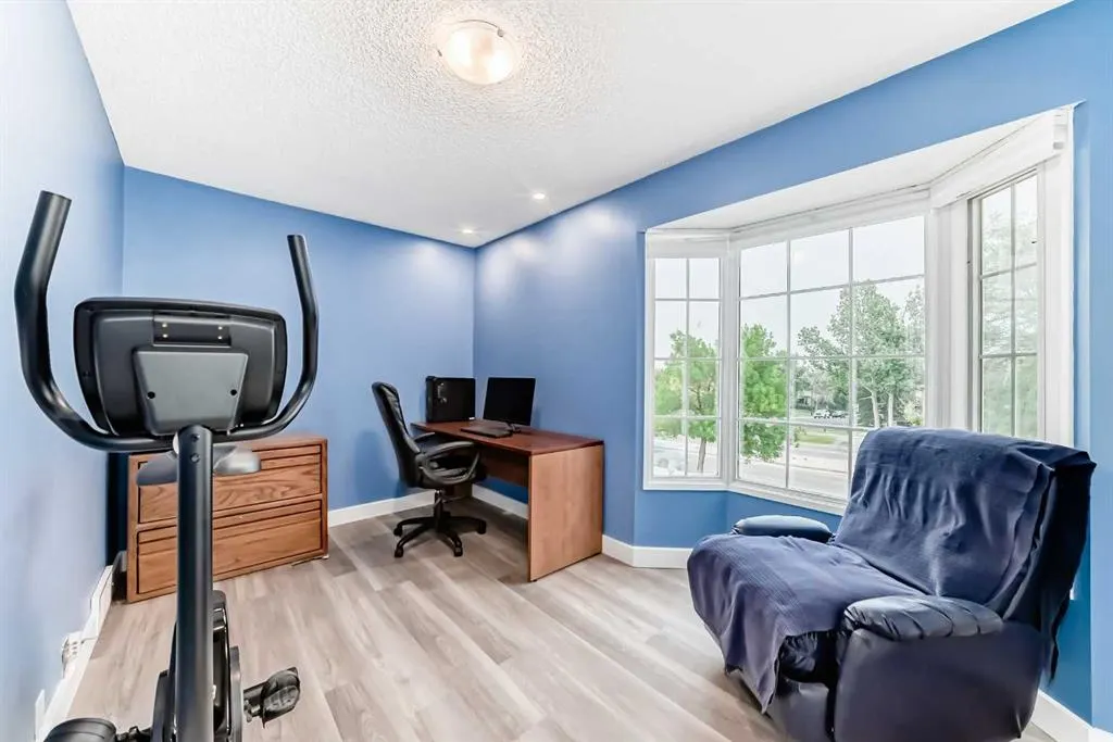28 Berwick Crescent NW, #16