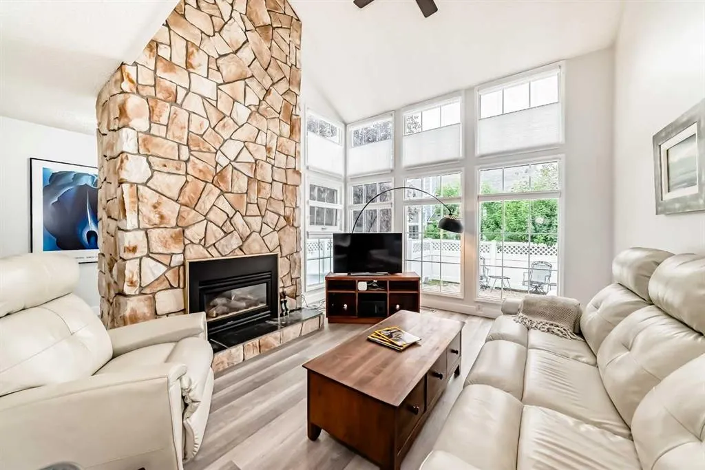 28 Berwick Crescent NW, #16