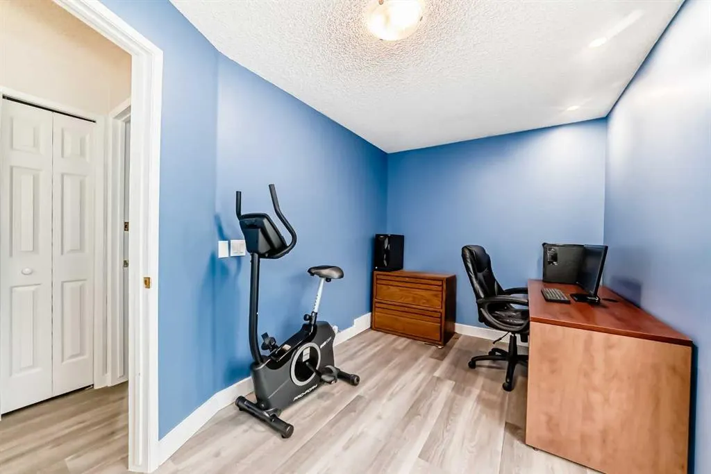 28 Berwick Crescent NW, #16