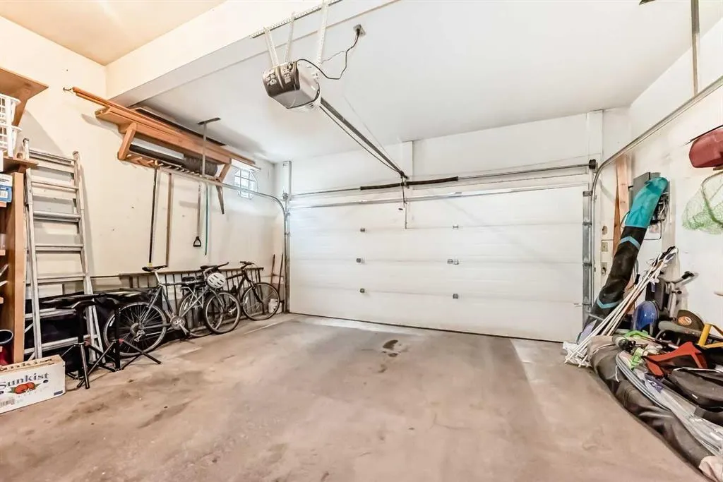 28 Berwick Crescent NW, #16