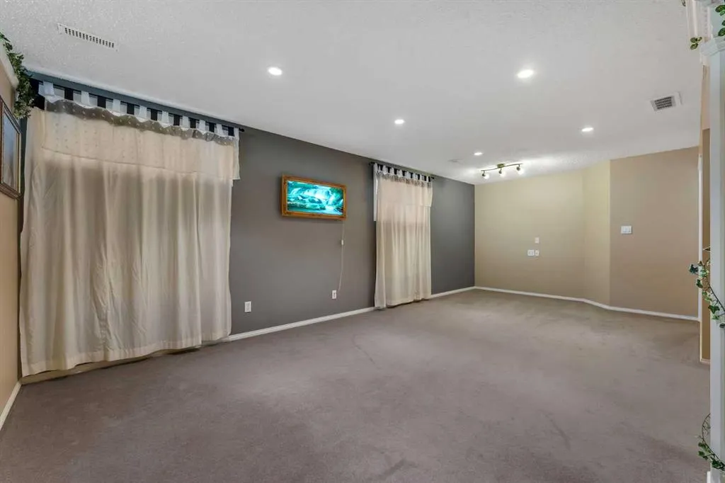 15 Saddletree Drive NE