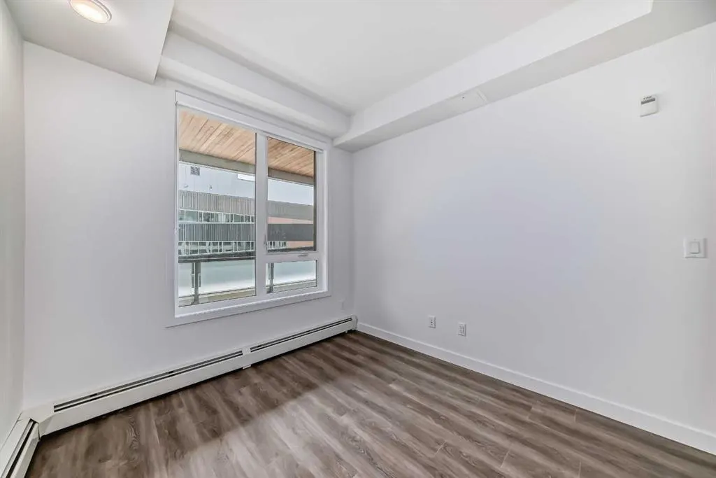 3932 University Avenue NW, #432