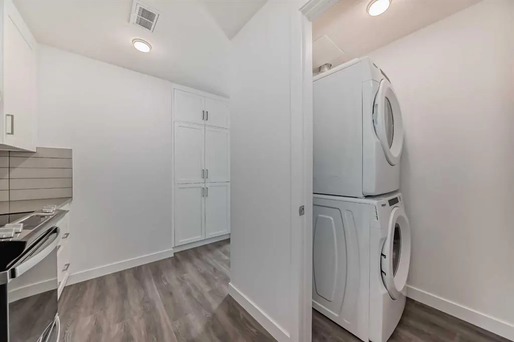 3932 University Avenue NW, #432