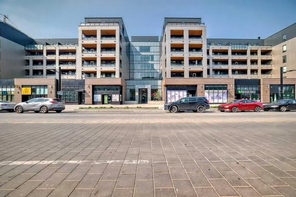 3932 University Avenue NW, #432