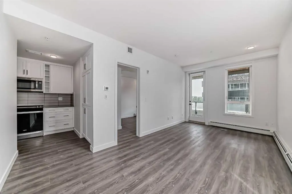 3932 University Avenue NW, #432