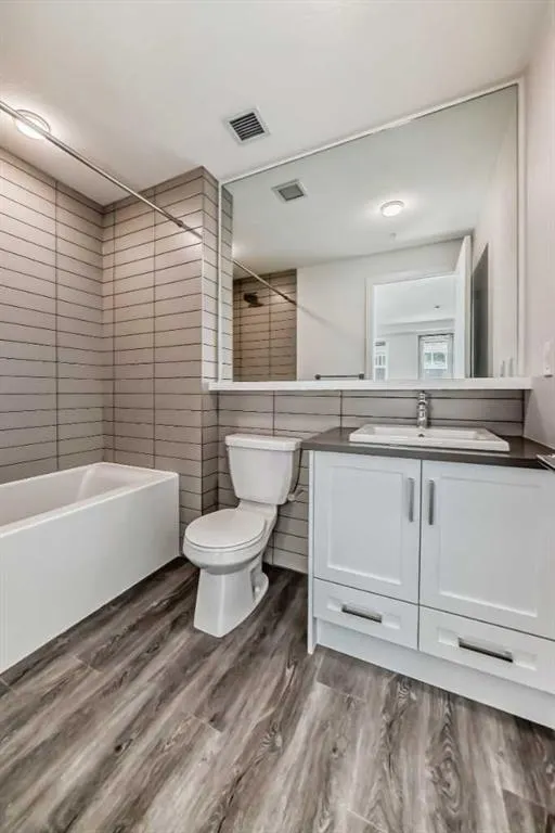 3932 University Avenue NW, #432