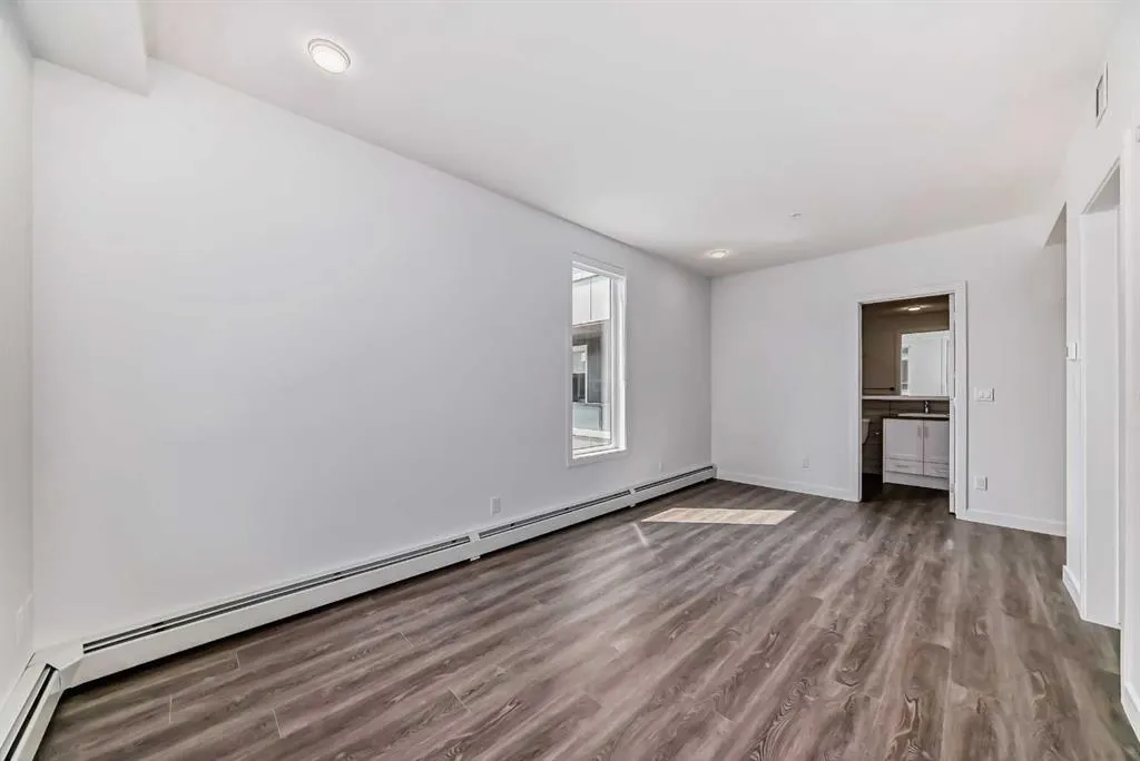 3932 University Avenue NW, #432