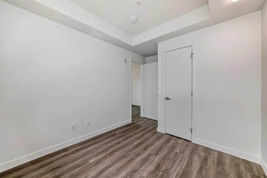 3932 University Avenue NW, #432