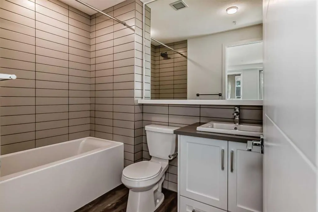3932 University Avenue NW, #432