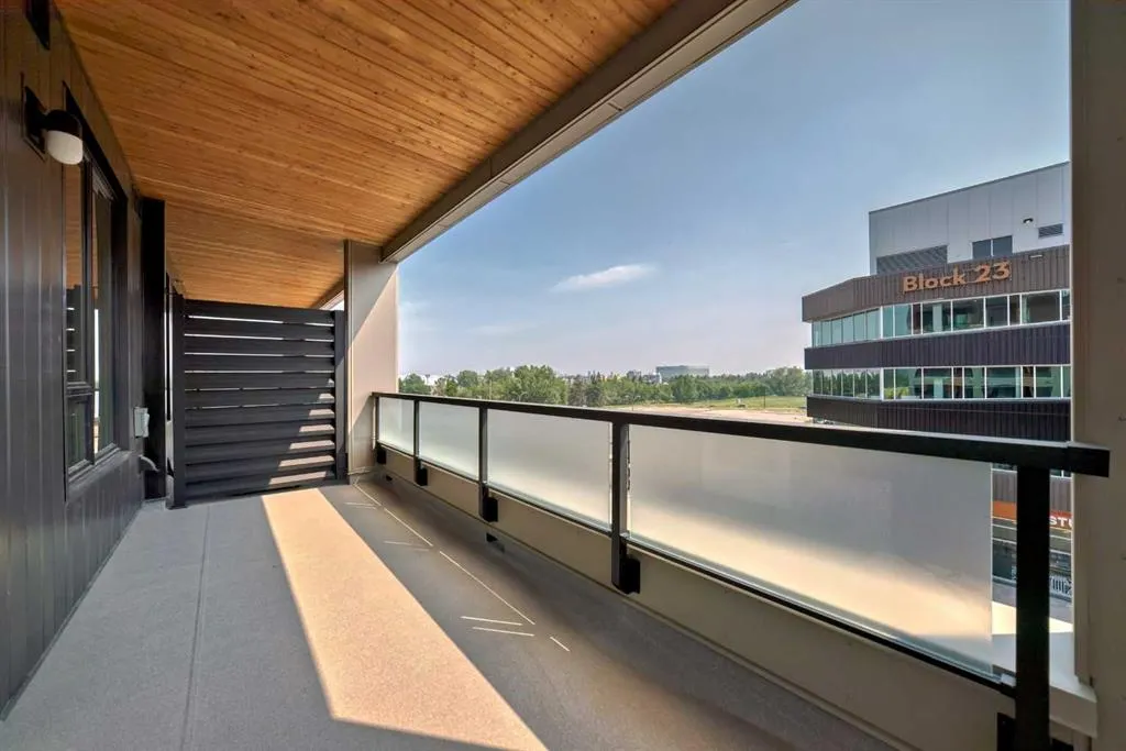 3932 University Avenue NW, #432