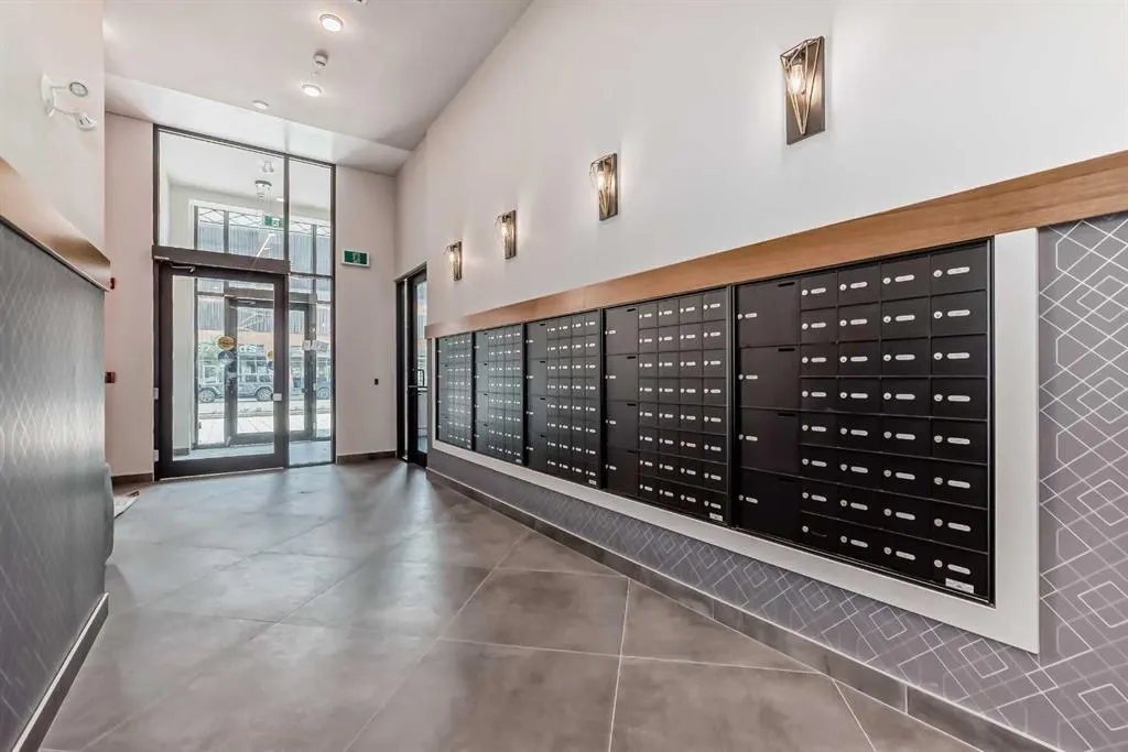 3932 University Avenue NW, #432