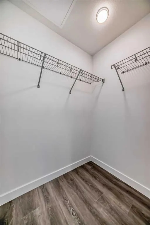 3932 University Avenue NW, #432