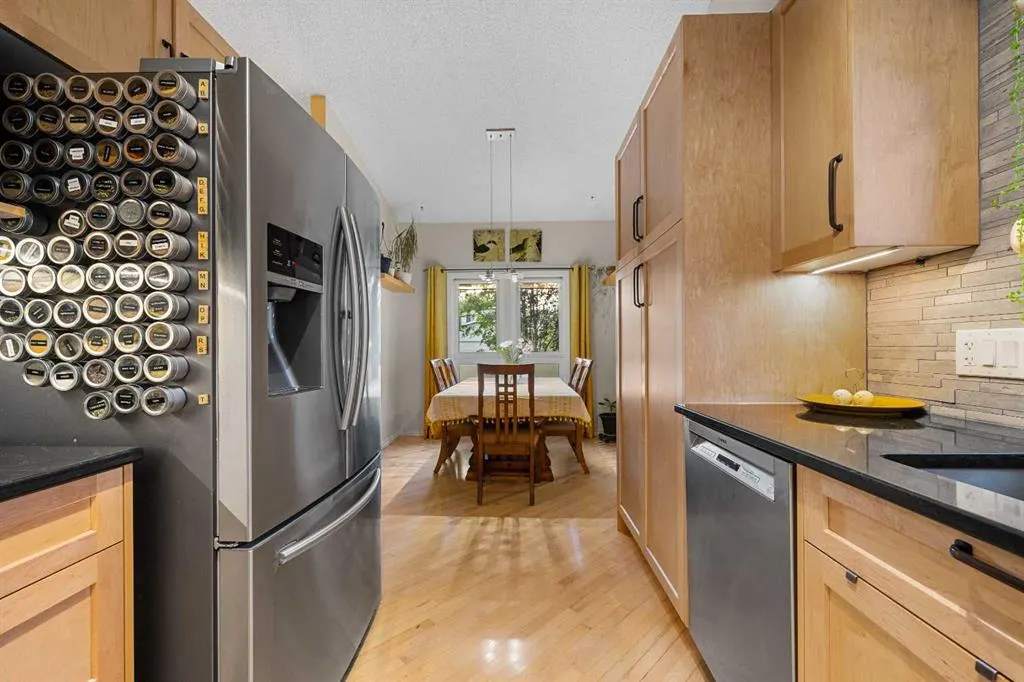 51 Bearberry Bay NW