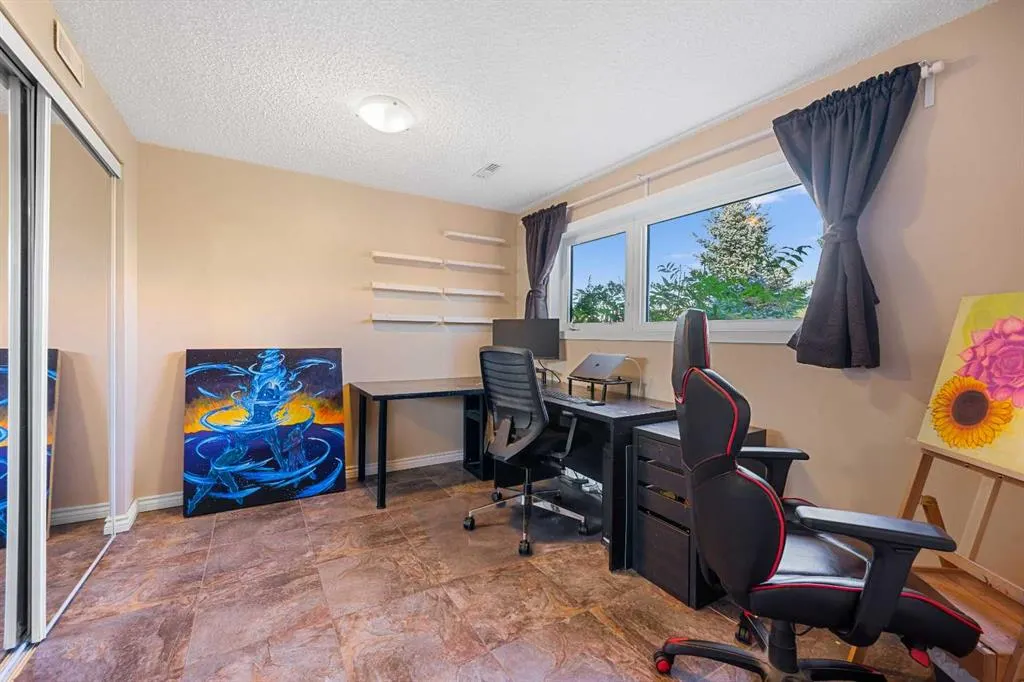 51 Bearberry Bay NW