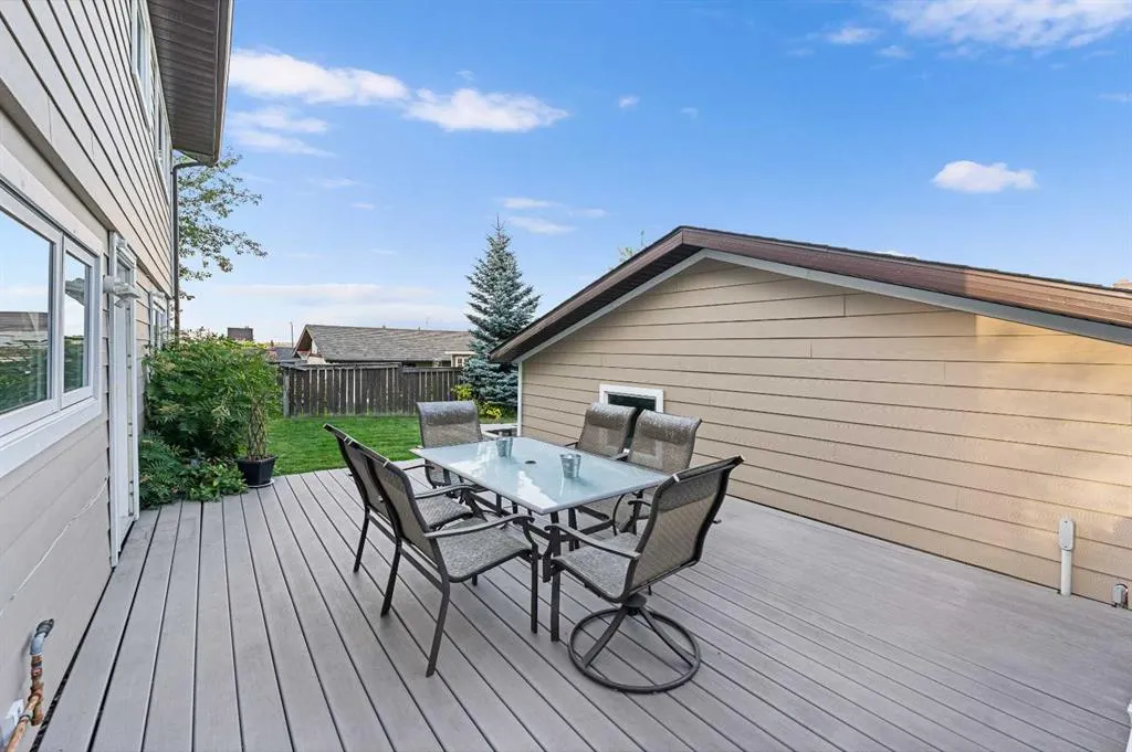 51 Bearberry Bay NW